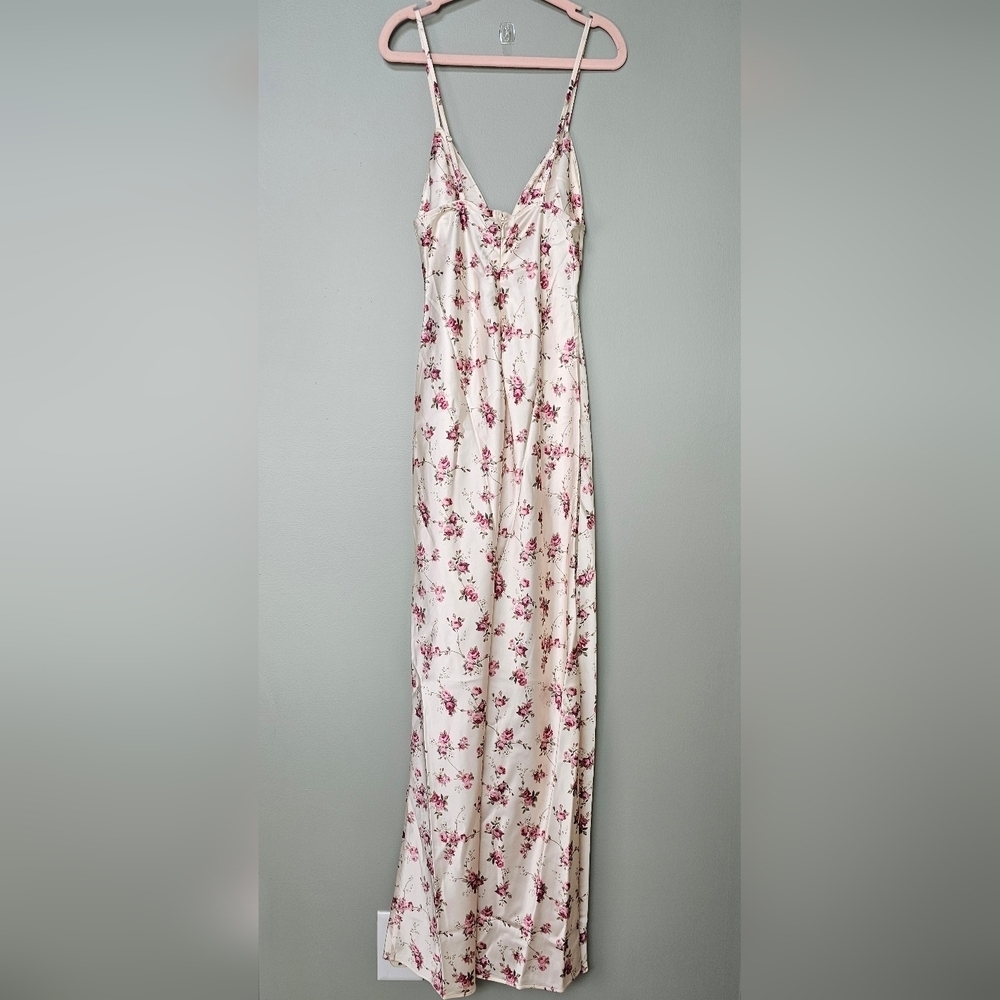 WeWoreWhat Vintage Roses V Front Midi Dress, Antique White Multi, Size 0 - Picture 11 of 15